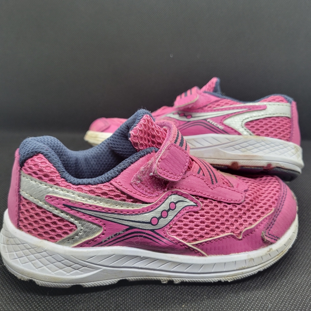 9M Saucony Ride 10 Jr.